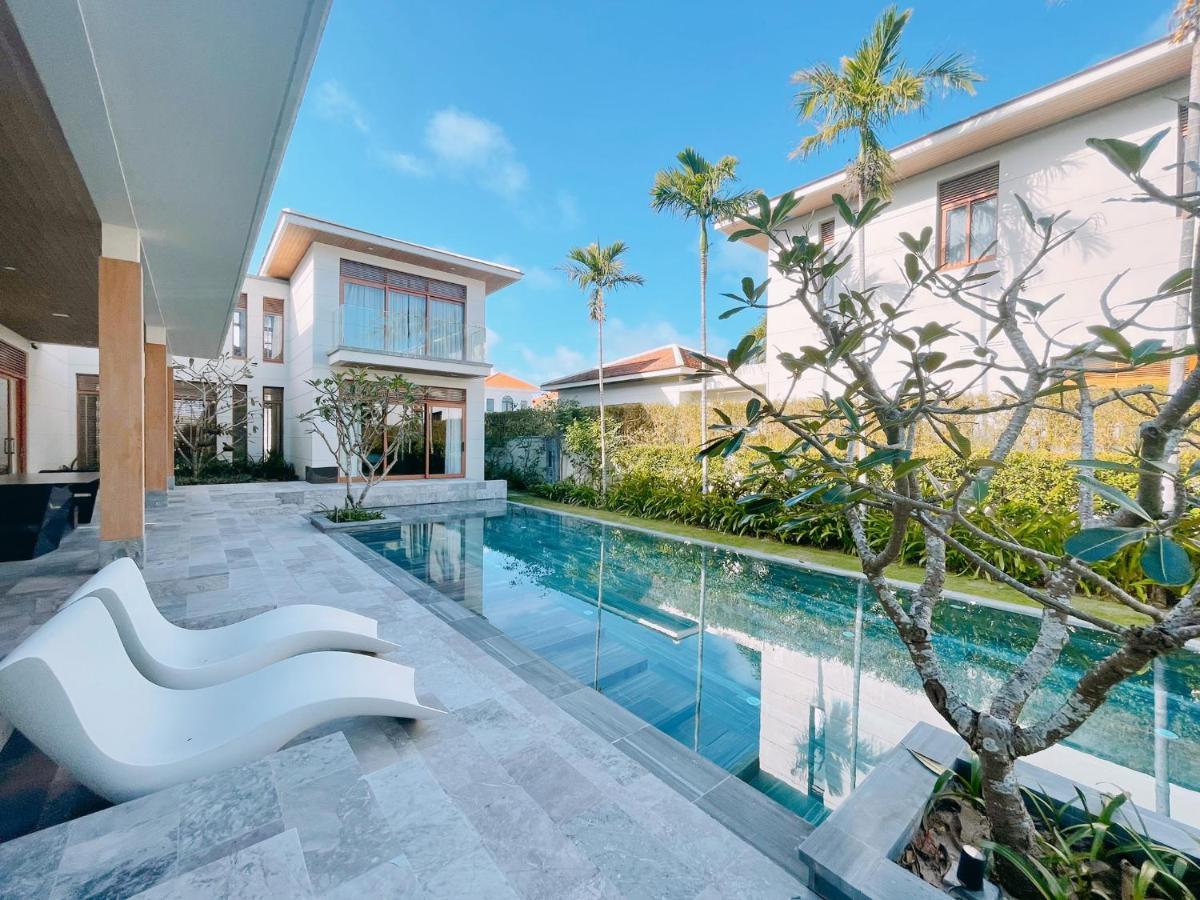 Deluxe Beach Villas By Danatrip Đà Nẵng Kültér fotó